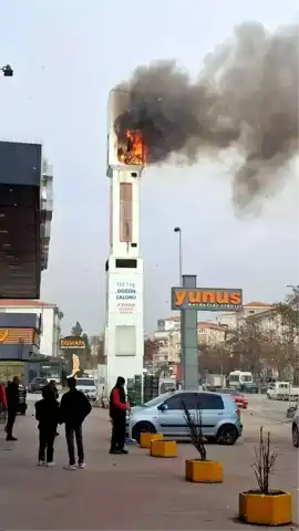Polatlı'da Baz İstasyonu Patladı! Yangın Panik Yarattı